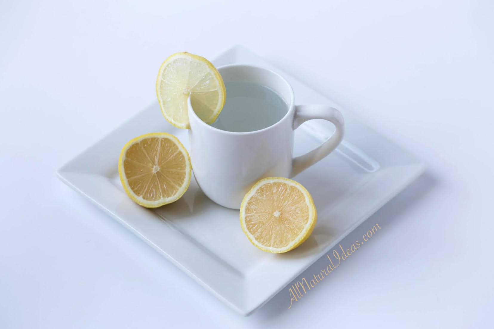 Why you should drink lemon water each morning