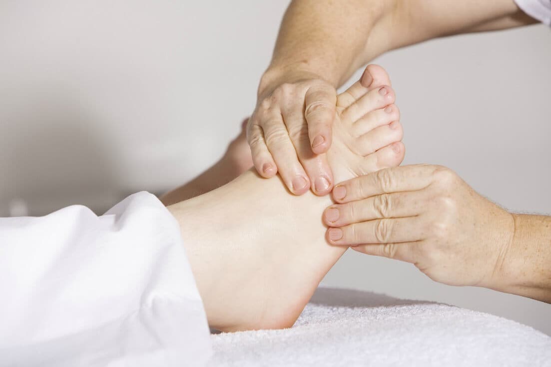 treatment for poor circulation in hands and feet