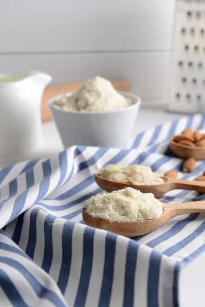 comparing carbs in almond flour